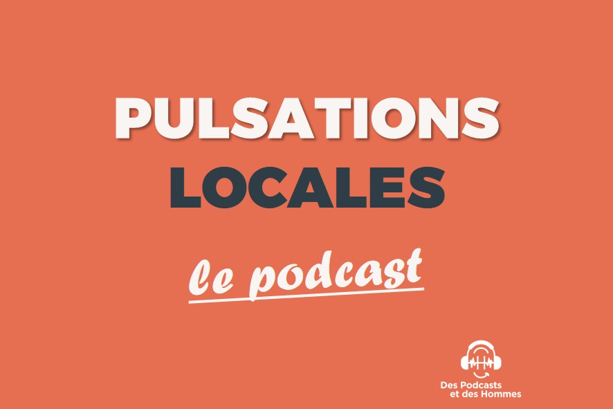 Groupe de personnes travaillant ensemble sur des ordinateurs portables